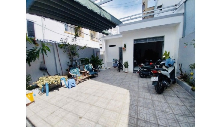 Giảm sốc 500tr !!! Chỉ còn 6tỷ2, Nhà C4 SHR, diện tích khủng 117m2,  1/ Nguyễn Văn Quá cách mặt tiền 50m, HXH tránh nhau, Ô tô Ngủ Sân